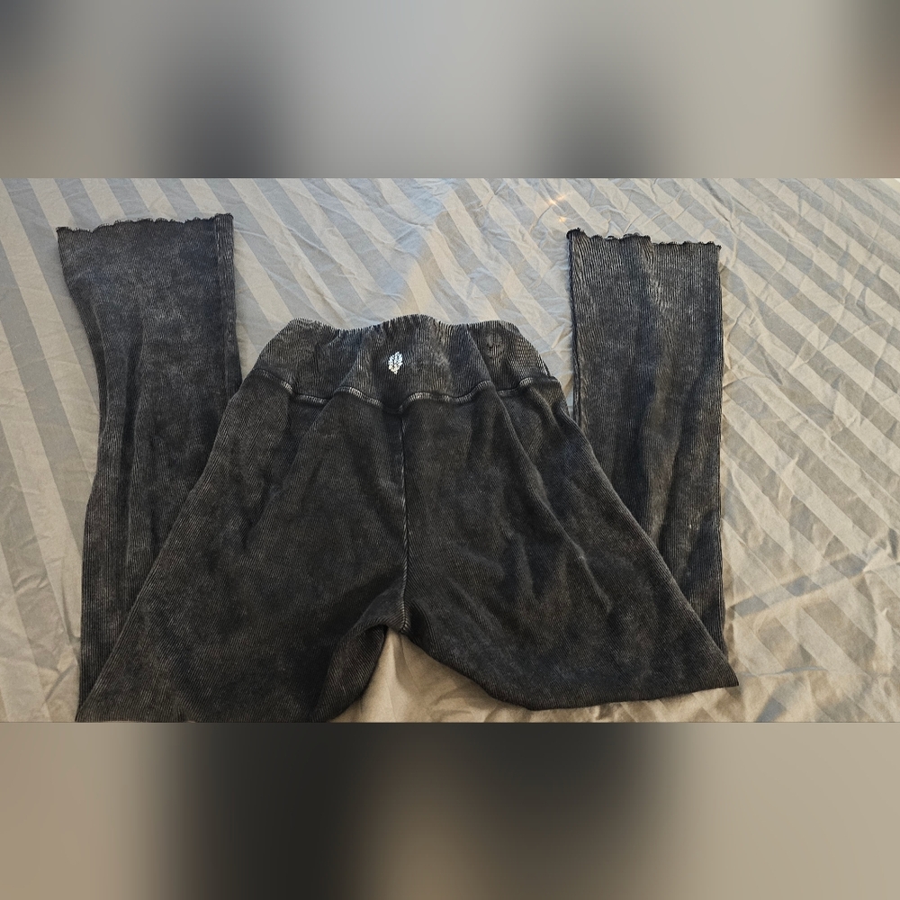 Free People High Rise  Black Corduroy-Look Stretch Leggings Bin #1